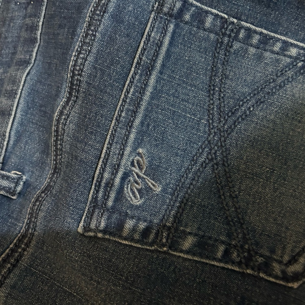Angel + Premium Stretch Jeans Kim Fit style, featuring embroidered cuffs floral - Picture 4 of 6